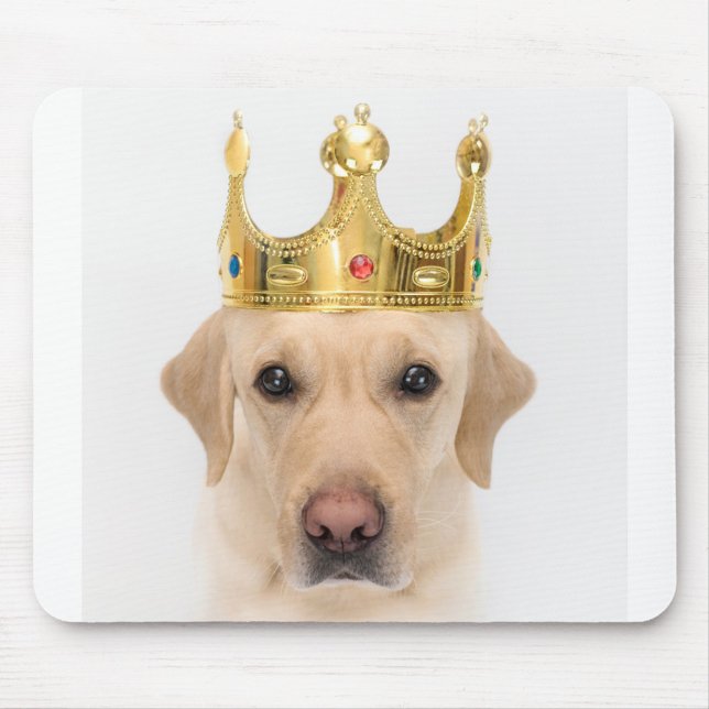 Tapis De Souris Mousepad, le chien de la Couronne (Yellow Labrador dog with a gold crown on its head.)