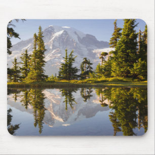 Tapis De Souris Mt. Rainier reflété dans un lac glaciaire près de