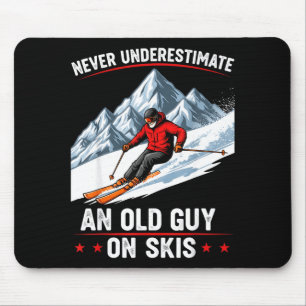 Tapis De Souris Ne sous-estimez jamais un vieux sur des skis drôle