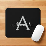 Tapis De Souris Noir Argent moderne Script Girl Monogramme Nom<br><div class="desc">Monogramme argent et noir Ajoutez votre propre nom Mousepad (Pad souris). Cela rend le cadeau parfait pour 16 ans,  mariage,  douche nuptiale,  anniversaire,  baby shower ou bachelorette pour quelqu'un qui aime le luxe glam et les styles chic.</div>