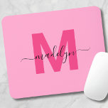 Tapis De Souris Nom en écriture manuscrite avec monogramme rose fé<br><div class="desc">Tapis de souris à monogramme initial personnalisé avec écriture rose féminine. Ajoutez une touche de plaisir et de charme féminin à votre espace de travail avec ce tapis de souris chic. Avec un fond rose vif et joyeux, une initiale rose magenta gras et un nom en écriture noire élégante, ce...</div>