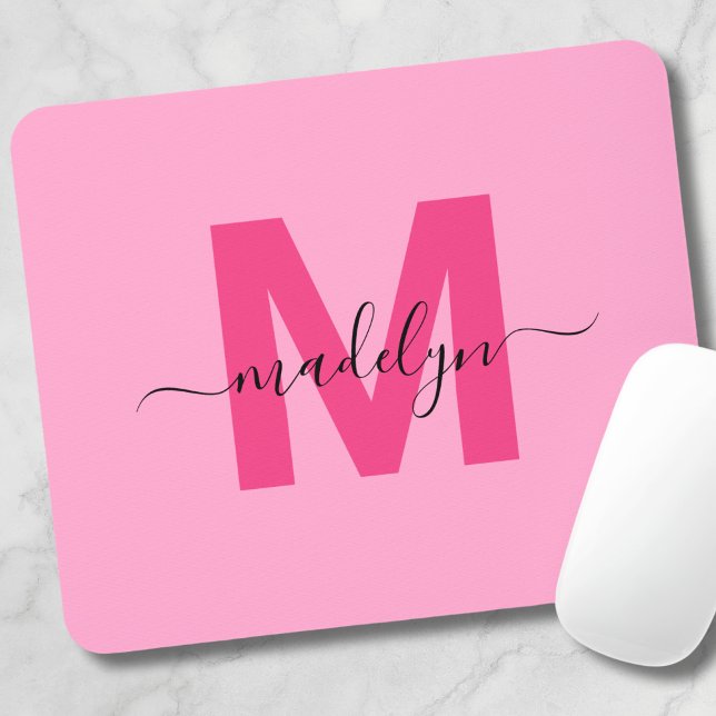 Tapis De Souris Nom en écriture manuscrite avec monogramme rose fé (Girly Pink Monogram Script Name Mouse Pad)