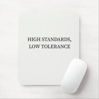 Tapis De Souris Normes élevées, Tolérance faible Affiche minimalis