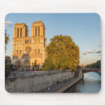 Tapis De Souris Notre Dame de Paris à l'Heure d'or - Paris, France<br><div class="desc">Notre Dame de Paris à l'Heure d'or - Paris,  France</div>