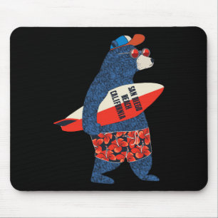 Tapis De Souris Ours surfant sur la plage de San Diego Californie