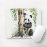 Tapis De Souris Panda Ours Par Arbre<br><div class="desc">Un mignon ours de panda près d'un arbre avec des feuilles en bambou dans l'aquarelle.</div>