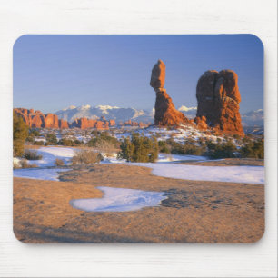 Tapis De Souris PARC NATIONAL DES ARCHES, UTAH. USA. Balanced Rock