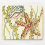 Tapis De Souris Partie Shell multicolore<br><div class="desc">Charikilia Zarris est une artiste talentueuse connue pour ses oeuvres d'art océaniques. Ses images sont paisibles et calmes vous relaxant avec chaque photo. Obtenez cette oeuvre d'art nautique avec une étoile de mer et une coquille Conch étant le centre de tout, bordé de belle varech. Cette image sera très belle...</div>