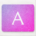 Tapis De Souris Parties scintillant à étincelle rose pourpre Nom d<br><div class="desc">Parties scintillant à étincelles rose et violet Nom du monogramme Monogram Mousepad. Ce Mousepad peut être customisé pour inclure votre prénom.</div>
