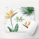 Tapis De Souris Paume de feuillage Tropical Monogramme Floral Or<br><div class="desc">Apportez un peu de cette sensation de vacances tropicale à votre lieu de travail chaque fois que vous utilisez ce monogramme personnalisé chic et moderne mousepad. D'étonnants oiseaux d'aquarelle tropicaux, sophistiqués, colorés, de fleurs de paradis, de parties scintillant faux or, et de script de calligraphie personnalisée avec un original monogramme...</div>