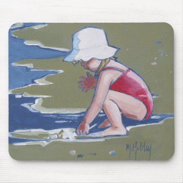 Tapis De Souris Petite fille avec casquette sur la plage avec vagu (Devant)