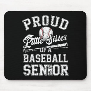 Tapis De Souris Petite soeur fière d'un diplômé de baseball senior