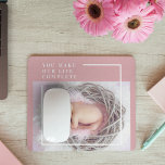 Tapis De Souris Photo bébé mignonne moderne | Rose et blanc | Devi<br><div class="desc">Découvrez notre délicieuse citation rose et blanche pour bébé moderne sur un charmant arrière - plan rose! Ce produit adorable est parfait pour célébrer la joie et l'amour que votre petit apporte dans votre vie. Que vous soyez à la recherche d'un souvenir chaleureux ou d'un cadeau réfléchi, ce design est...</div>