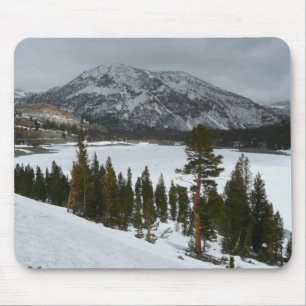 Tapis De Souris Photographie d'hiver du lac Ellery enneigé en Cali