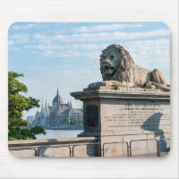 Pont de Chaîne Szechenyi et Parlement de Budapest