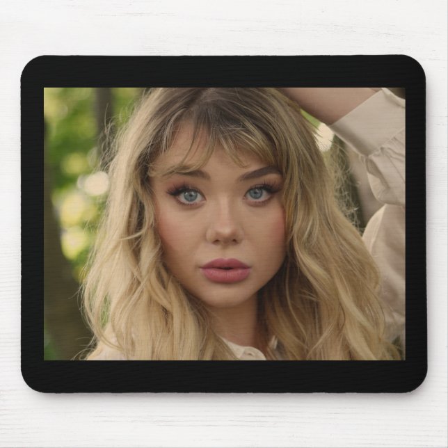 Tapis De Souris Portrait d'une jeune fille (Devant)