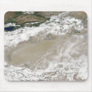 Tapis De Souris Poussière et nuages planaient au-dessus du Taklima