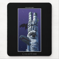 Première nation Haida Totem Poteau et Corbeau Mous