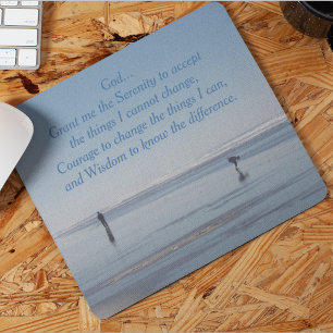 Tapis De Souris Promeneurs de la plage de la prière de sérénité in