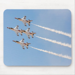 Tapis De Souris Quatre F-16 Thunderbirds volent en formation rappr