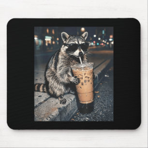 Tapis De Souris Raton laveur buvant un café glacé mème animal drôl