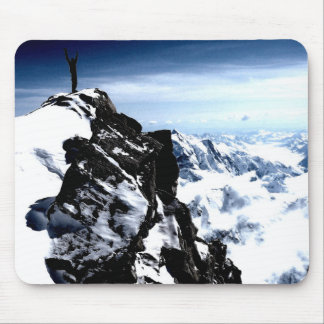 Tapis De Souris Réalisation de l'alpiniste hiver de neige