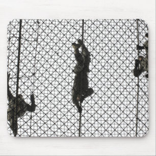 Tapis De Souris recrues accomplissant un obstacle