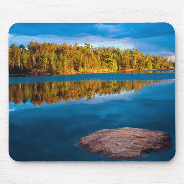 Tapis De Souris Reflets de début de soirée dans les eaux limitroph (Devant)