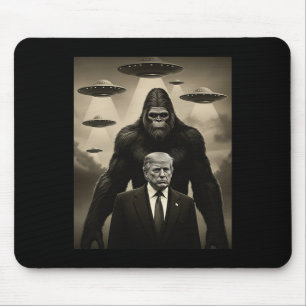 Tapis De Souris Rencontre de Trump Bigfoot Ufo Alien Invasion Uap 