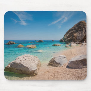 Tapis De Souris Rochers sur la plage de Cala Mariolu en Sardaigne,