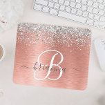 Tapis De Souris Rose Gold brossé Parties scintillant métallique No<br><div class="desc">Ajoutez une touche de style et de glamour à votre espace de travail avec ce magnifique tapis de souris monogramme de parties scintillant en métal brossé en or rose sur mesure. Personnalisez-le avec n'importe quel nom de votre choix et regardez-le scintiller. L'accessoire parfait pour rendre votre bureau encore plus luxueux...</div>