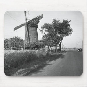Tapis De Souris Route de campagne et moulin à vent traditionnel