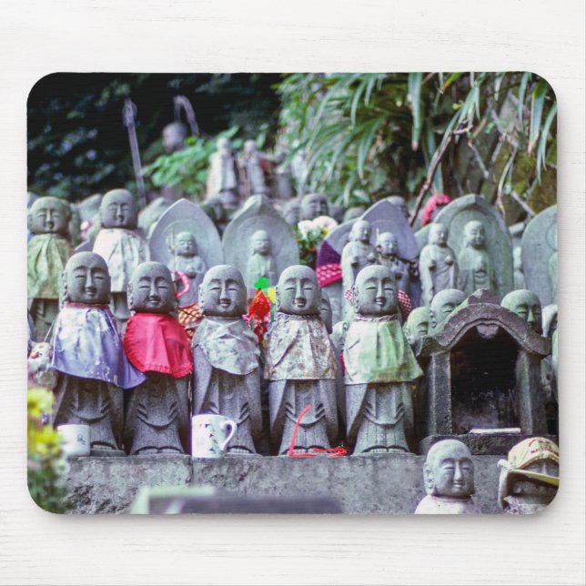 Tapis De Souris Rows of small Jizo monk statues with bibs - Japan (Devant)