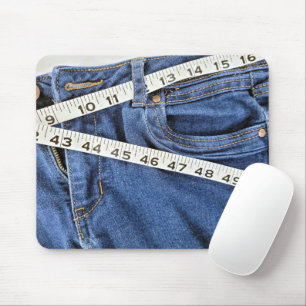 Tapis De Souris Ruban à mesurer sur un jean bleu