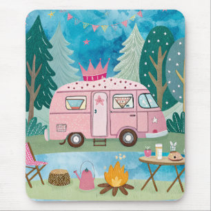 Tapis De Souris Scène de camping Whimsical Pink Camper Van Camping