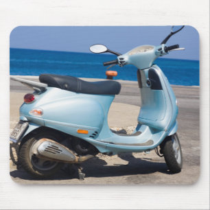 Tapis De Souris Scooter sur la plage Ephesus, Turquie