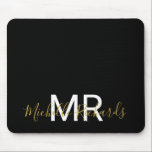 Tapis De Souris Script moderne élégant en or noir monogramme<br><div class="desc">Élégant moderne noir monogramme script pavé de souris. Simple,  monogrammed personnalisé,  pavé de souris bureau simple avec vos initiales et votre nom. Les couleurs de police et de texte sont entièrement personnalisables.</div>