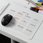 TAPIS DE SOURIS SCRIPT PASTEL ÉCRIT À LA MAIN DU CALENDRIER 2027<br><div class="desc">Restez organisé et inspiré avec ce pavé de souris de calendrier 2027. Chaque mois est magnifiquement mis en évidence dans les tons pastel doux et affiché dans une police manuscrite élégante de style script, ajoutant une touche de sophistication à votre espace de travail. Parfait pour un référencement rapide pendant le...</div>