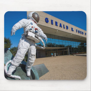 Tapis De Souris Sculpture d'homme dans l'espace