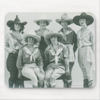 Tapis De Souris Six cow-girls dans les casquettes et les ceintures