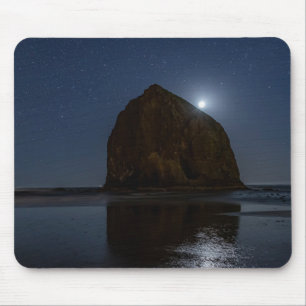 Tapis De Souris Skies Above Haystack Rock   Cannon Beach, Oregon