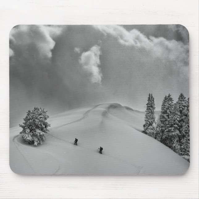 Tapis De Souris Skieurs de randonnée dans la poudreuse (Devant)