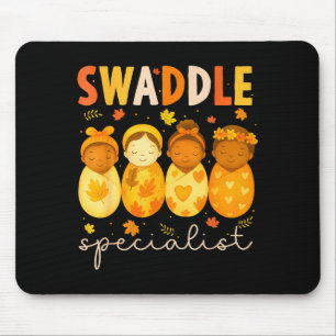 Tapis De Souris Spécialiste de l'emmaillotage Nouveau-né Mignon In