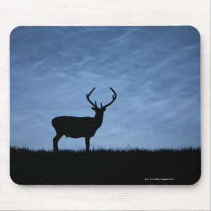 Tapis De Souris Stag de cerfs rouges silhouetté la nuit