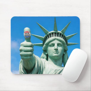 Tapis De Souris Statue de la Liberté avec un autocollant de vote a