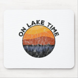 Tapis De Souris Sur le lac Time Funny Bateau Vintage Camping Tee