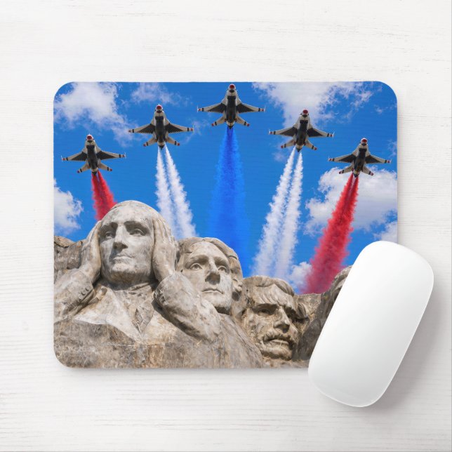 Tapis De Souris Survol de Mount Rushmore par un avion de combat (Avec souris)
