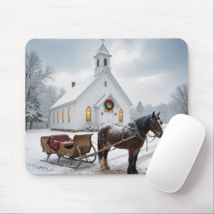 Tapis De Souris Traîneau à cheval de Noël attendant près d'une cha