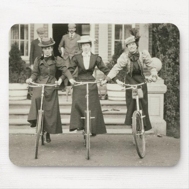 Tapis De Souris Trois femmes sur des bicyclettes, les années 1900 (Devant)