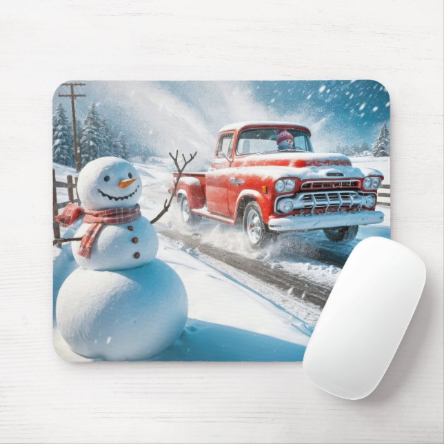 Tapis De Souris Un bonhomme de neige avec un camion rouge Retro (Avec souris)